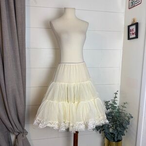 Women’s Vintage Style Ivory Petticoat Crinoline Skirt Dress Small Medium